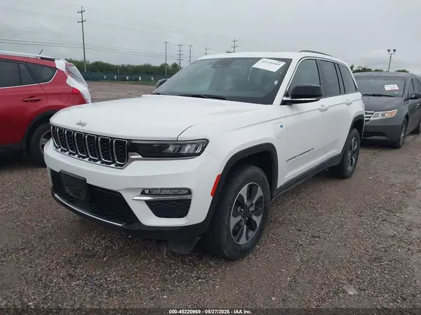 1C4RJYB6XR8532018 2024 JEEP GRAND CHEROKEE - Image 2