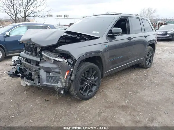 1C4RJYB6XR8955858 2024 JEEP GRAND CHEROKEE - Image 2