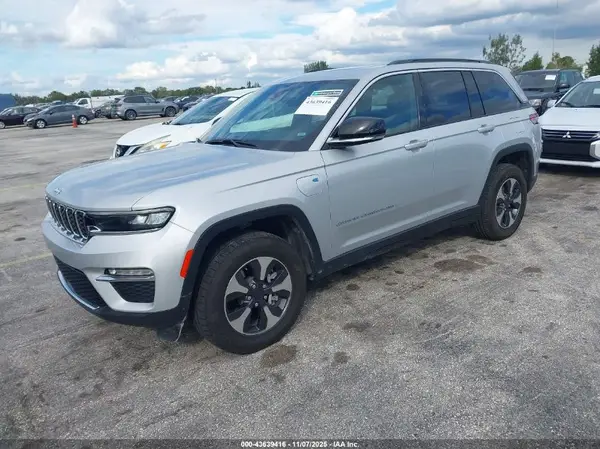 1C4RJYB6XRC115558 2024 JEEP GRAND CHEROKEE - Image 2