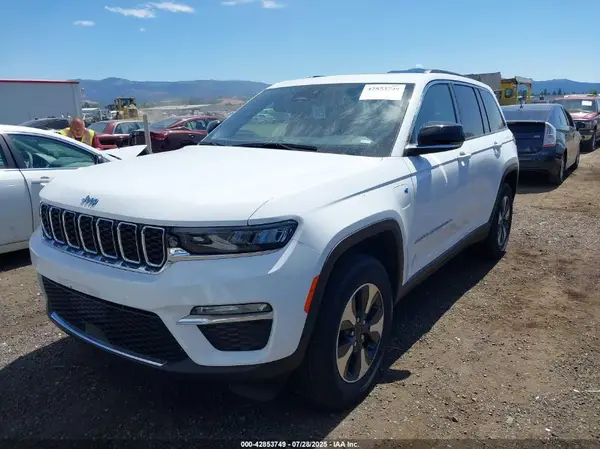 1C4RJYB6XRC135521 2024 JEEP GRAND CHEROKEE - Image 2