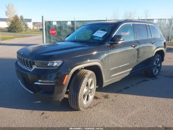 1C4RJYB6XRC710880 2024 JEEP GRAND CHEROKEE - Image 2