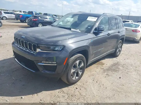 1C4RJYB6XRC721152 2024 JEEP GRAND CHEROKEE - Image 2