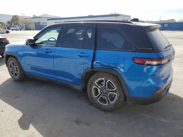 1C4RJYC62P8875076 2023 JEEP GRAND CHEROKEE - Image 2