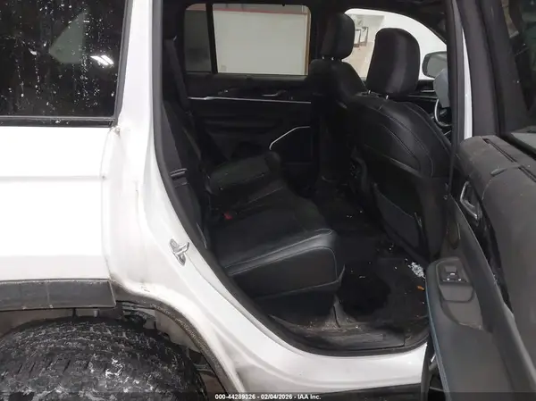 1C4RJYC65P8807631 2023 JEEP GRAND CHEROKEE - Image 8