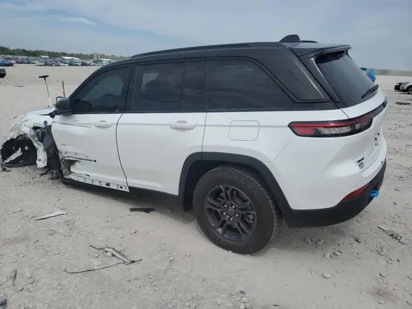 1C4RJYC65R8957516 2024 JEEP GRAND CHEROKEE - Image 2