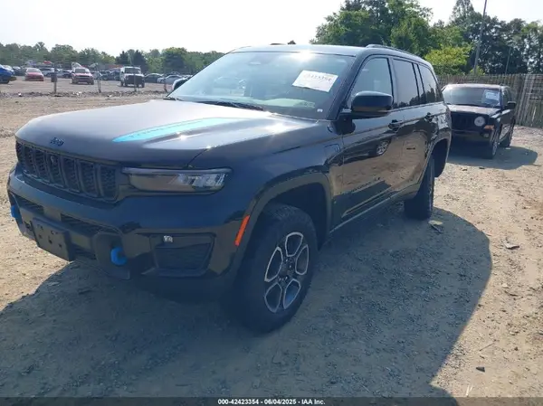 1C4RJYC68R8957042 2024 JEEP GRAND CHEROKEE - Image 2