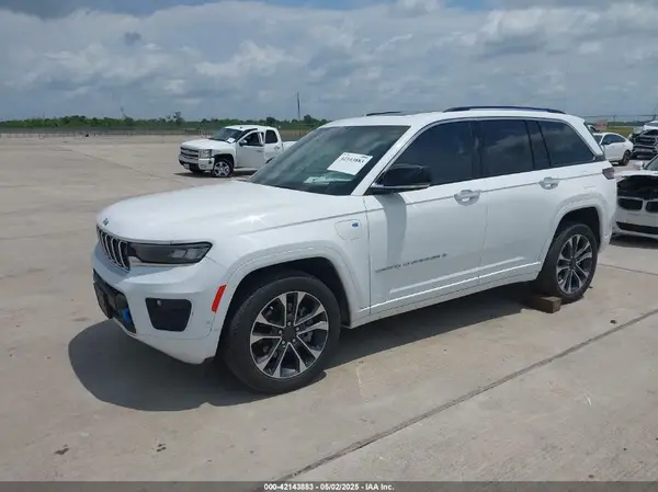 1C4RJYD66P8794645 2023 JEEP GRAND CHEROKEE - Image 2