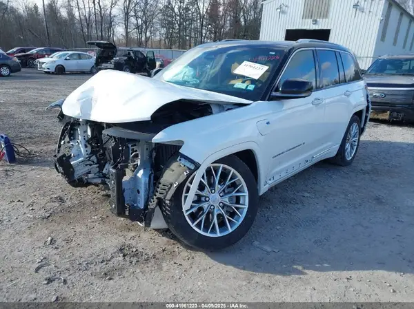 1C4RJYE61P8791537 2023 JEEP GRAND CHEROKEE - Image 2