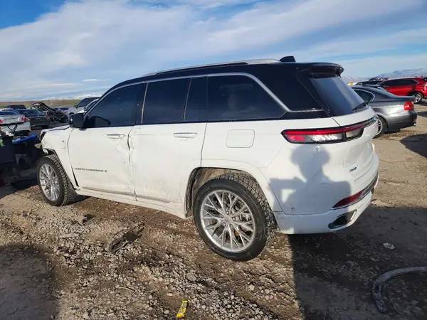 1C4RJYE62P8903763 2023 JEEP GRAND CHEROKEE - Image 2