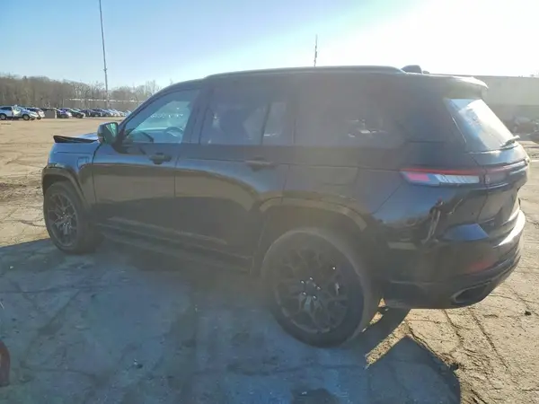1C4RJYE62P8908624 2023 JEEP GRAND CHEROKEE - Image 2