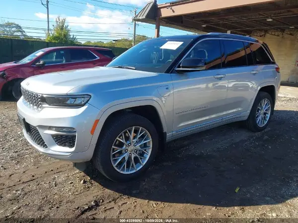 1C4RJYE64P8891602 2023 JEEP GRAND CHEROKEE - Image 2