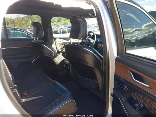 1C4RJYE64P8891602 2023 JEEP GRAND CHEROKEE - Image 8