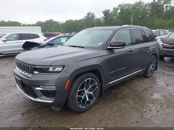 1C4RJYE64P8904140 2023 JEEP GRAND CHEROKEE - Image 2