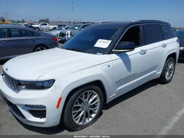 1C4RJYE68P8787968 2023 JEEP GRAND CHEROKEE - Image 2