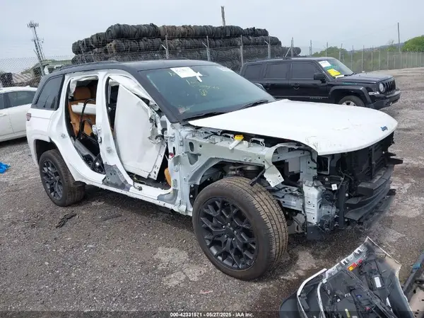 1C4RJYE68P8904724 2023 JEEP GRAND CHEROKEE - Image 1