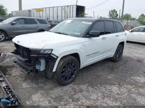1C4RJYE68P8904724 2023 JEEP GRAND CHEROKEE - Image 2