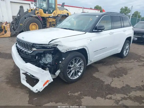 1C4RJYE6XR8534038 2024 JEEP GRAND CHEROKEE - Image 2