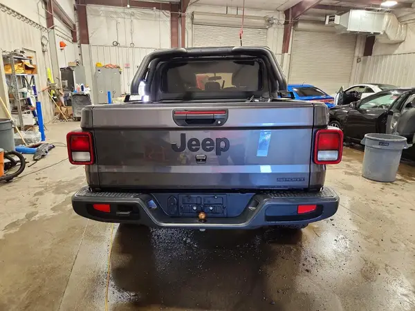 2020 JEEP GLADIATOR auction photo 6