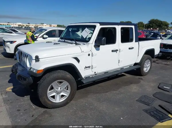 1C6HJTAG2PL532749 2023 JEEP GLADIATOR - Image 2