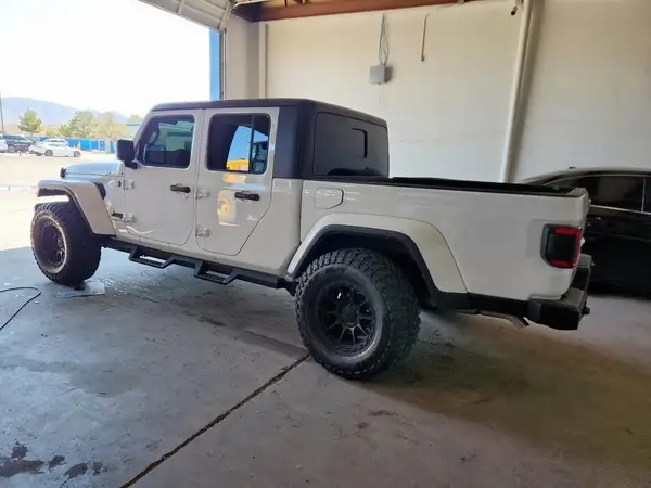 1C6HJTAG3RL101548 2024 JEEP GLADIATOR - Image 2