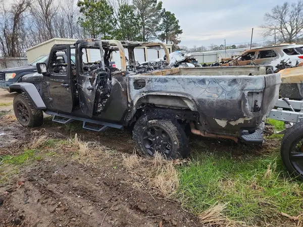 1C6HJTAG4PL565235 2023 JEEP GLADIATOR - Image 2