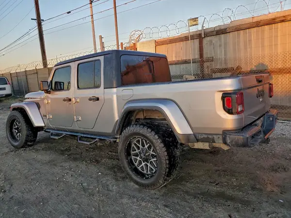 1C6HJTAG5LL212318 2020 JEEP GLADIATOR - Image 2