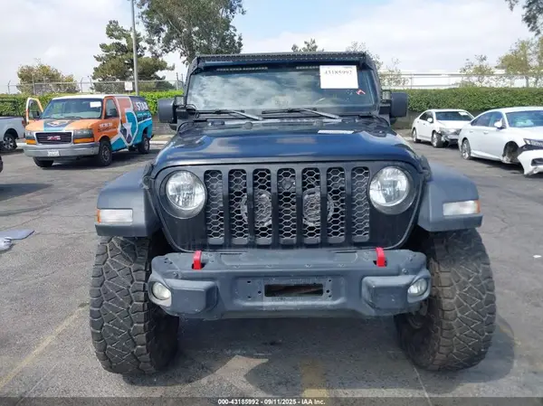 2020 JEEP GLADIATOR auction photo 6