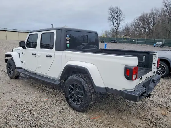 1C6HJTAG7NL169863 2022 JEEP GLADIATOR - Image 2