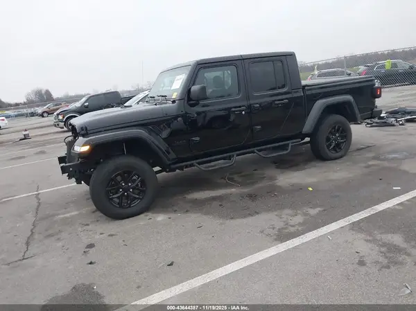1C6HJTAG8PL527863 2023 JEEP GLADIATOR - Image 2