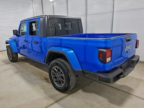 1C6HJTFG2PL522943 2023 JEEP GLADIATOR - Image 2
