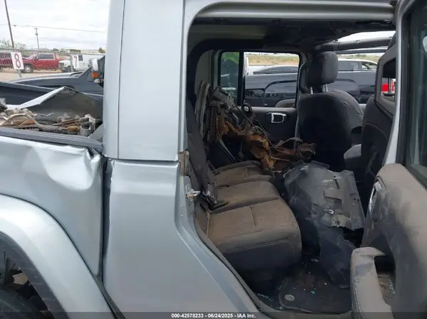 1C6HJTFG2PL531769 2023 JEEP GLADIATOR - Image 8