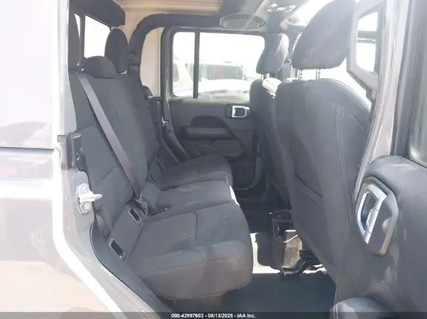 1C6HJTFG2PL542657 2023 JEEP GLADIATOR - Image 8