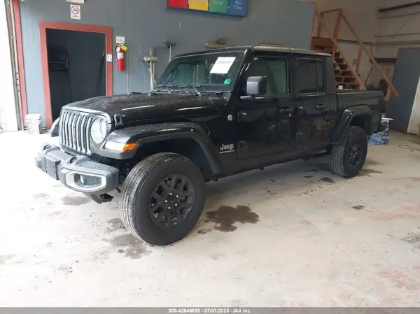 1C6HJTFG3PL569804 2023 JEEP GLADIATOR - Image 2