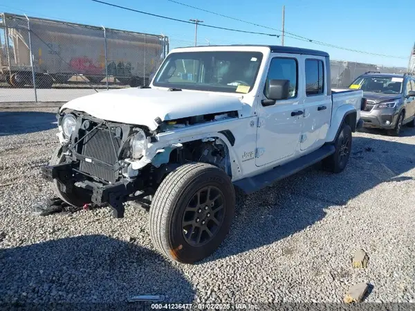 1C6HJTFG4PL560982 2023 JEEP GLADIATOR - Image 2