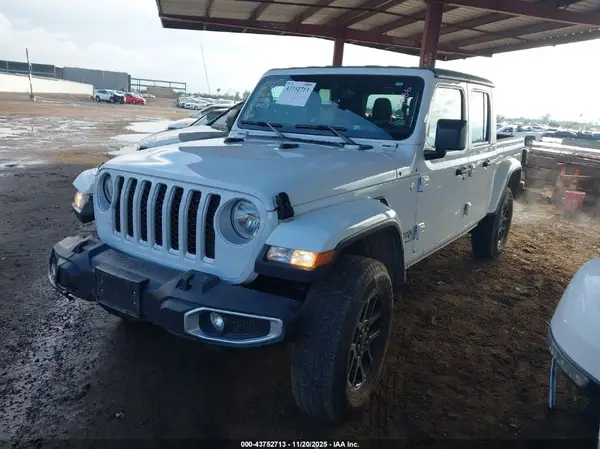 1C6HJTFG4PL564353 2023 JEEP GLADIATOR - Image 2