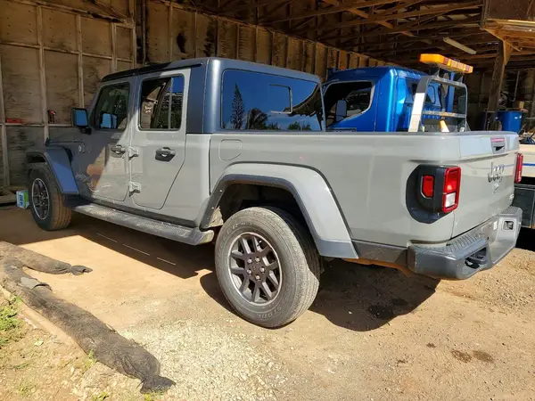 1C6HJTFG7PL560944 2023 JEEP GLADIATOR - Image 2