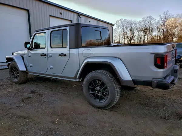 1C6HJTFG7PL564248 2023 JEEP GLADIATOR - Image 2