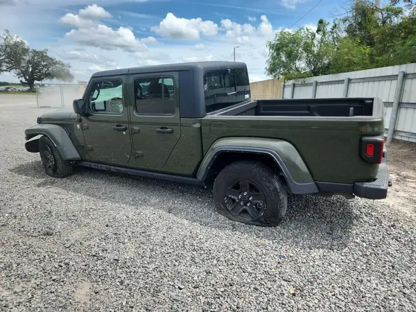 1C6JJTAG7ML589929 2021 JEEP GLADIATOR - Image 2