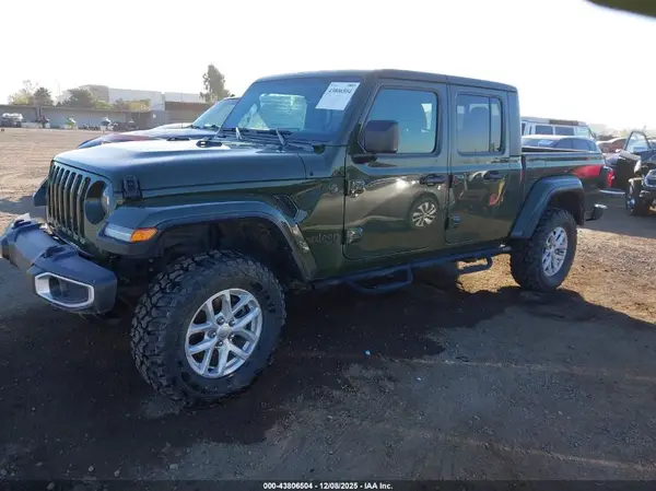 1C6JJTAG7PL560659 2023 JEEP GLADIATOR - Image 2