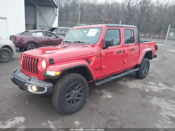 1C6JJTAM3PL519922 2023 JEEP GLADIATOR - Image 2