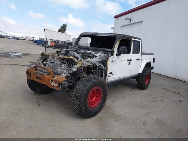 1C6JJTAM4NL180360 2022 JEEP GLADIATOR - Image 2