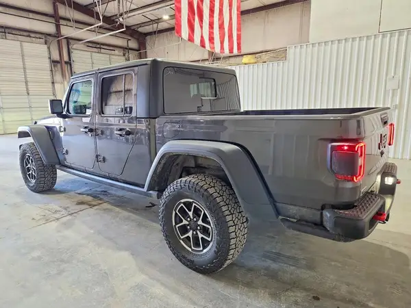 1C6JJTBG0RL117965 2024 JEEP GLADIATOR - Image 2