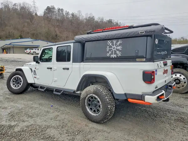 1C6JJTBM0NL107825 2022 JEEP GLADIATOR - Image 2
