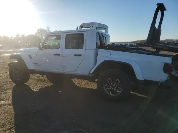 1C6JJTEGXRL105351 2024 JEEP GLADIATOR - Image 2
