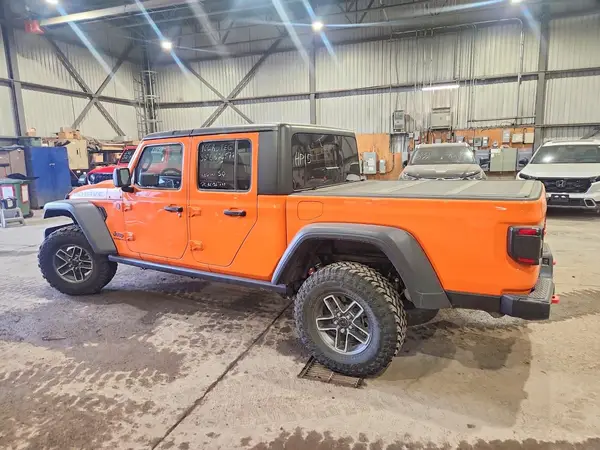 1C6RJTEG3SL526577 2025 JEEP GLADIATOR - Image 2