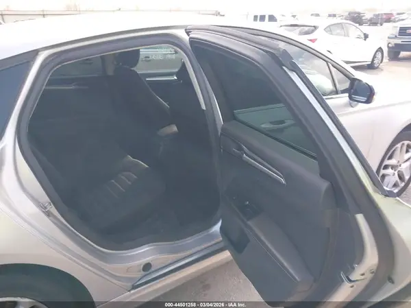 1FA6P0H7XG5118230 2016 FORD FUSION - Image 8