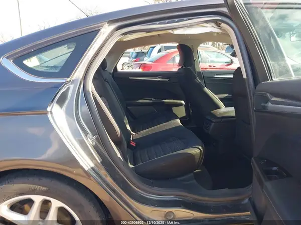 1FA6P0H7XG5131365 2016 FORD FUSION - Image 8