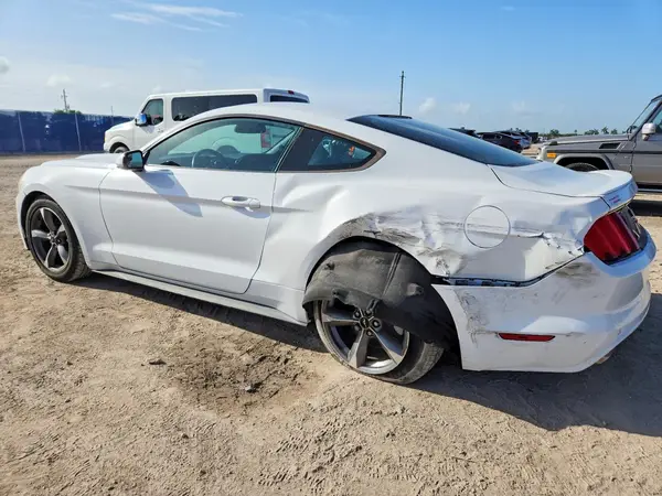 1FA6P8AM0G5207836 2016 FORD MUSTANG - Image 2