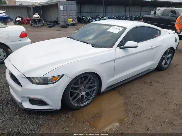 1FA6P8AM0G5209201 2016 FORD MUSTANG - Image 2
