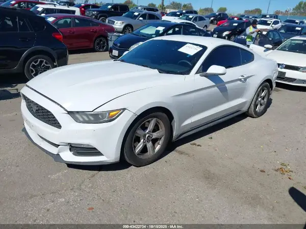 1FA6P8AM0G5274176 2016 FORD MUSTANG - Image 2